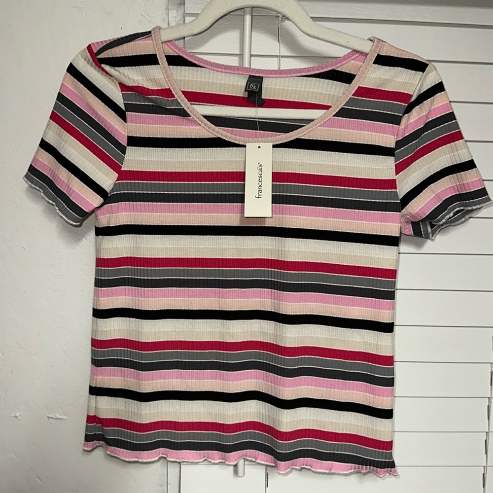 Francesca’s size small short‎ sleeve shirt. NWT